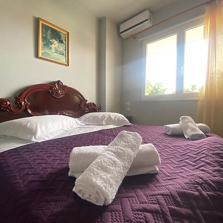Stay The Night Shkodra Apartment City Centre Exterior photo