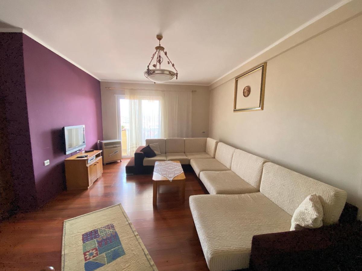 Stay The Night Shkodra Apartment City Centre Exterior photo